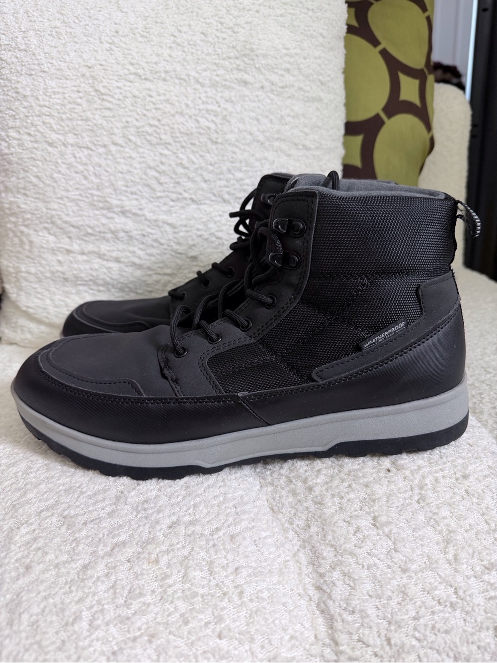 Weatherproof Men's Black Ankle Boots with Gray Midsole